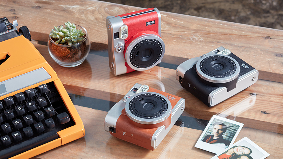 Versnipperd Literatuur lancering instax mini 90 | FUJIFILM